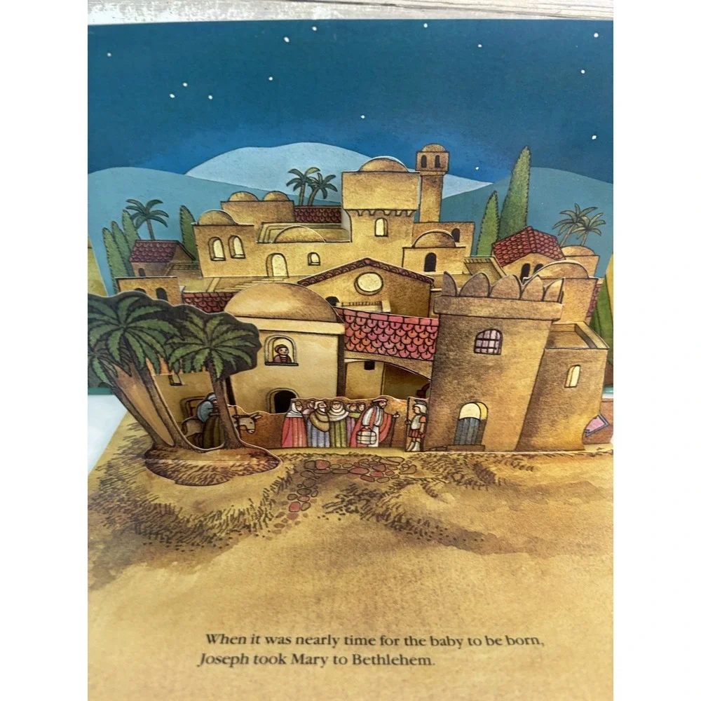 The First Christmas (Festive Pop-Up Book) Hardcover By dePaola, Tomie Holiday